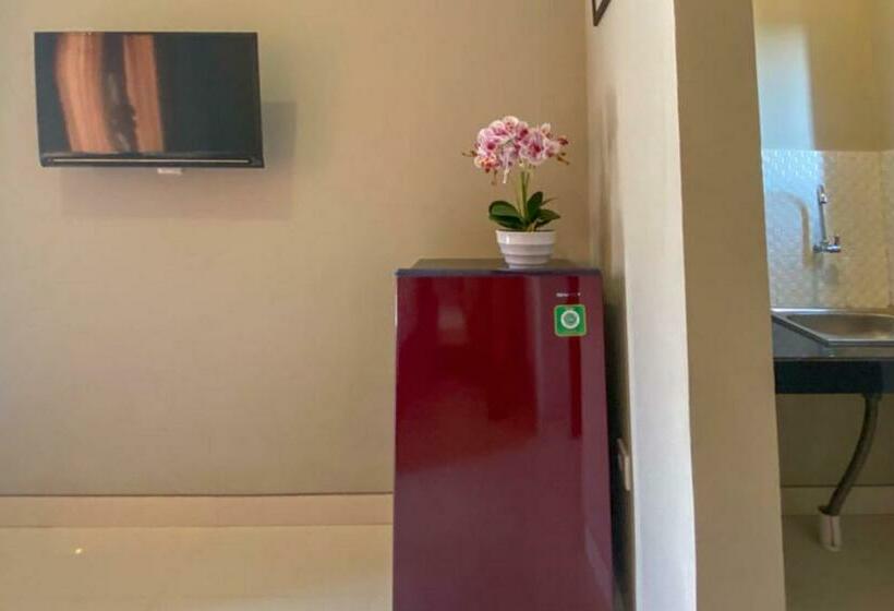 호텔 Reddoorz Near Mertasari Beach 2