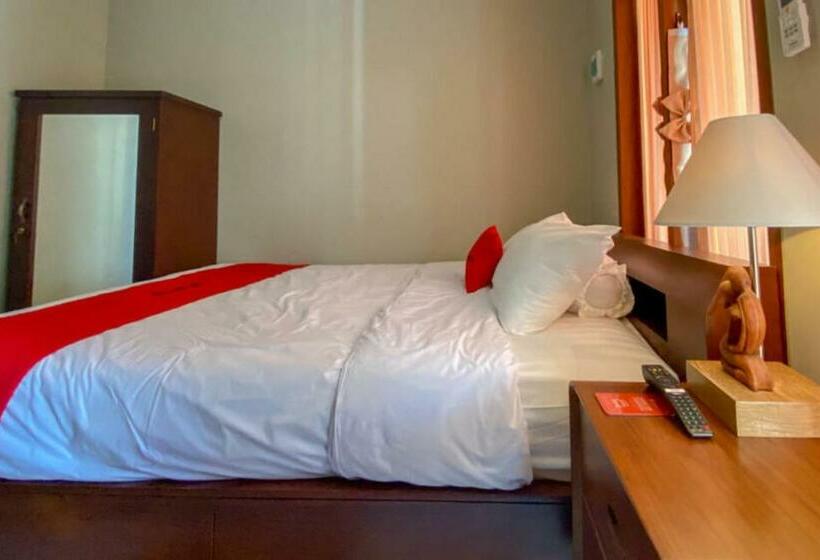 호텔 Reddoorz Near Mertasari Beach 2