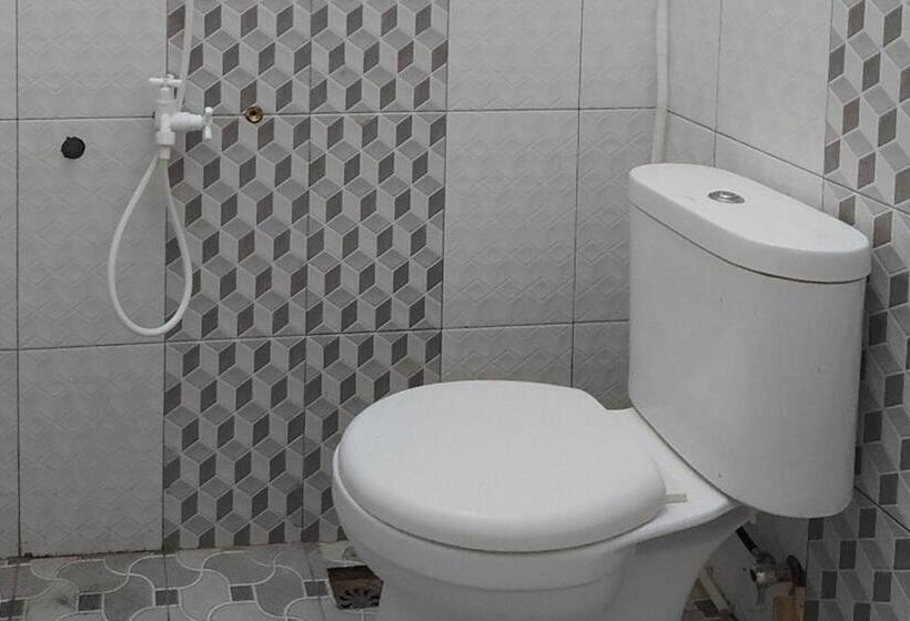 فندق Reddoorz Syariah Near Exit Tol Pemalang