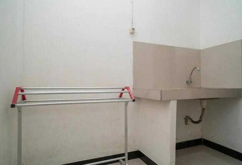 هتل Reddoorz Syariah Near Syamsudin Noor Airport 4