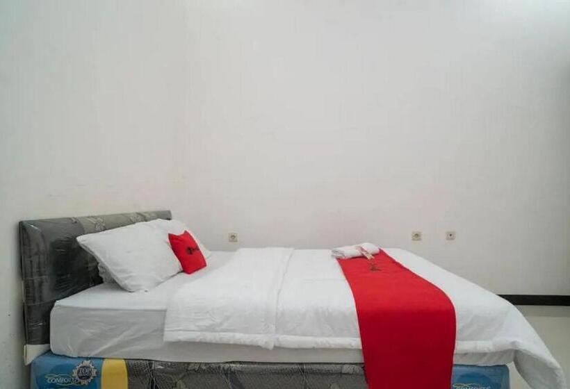 هتل Reddoorz Syariah Near Syamsudin Noor Airport 4