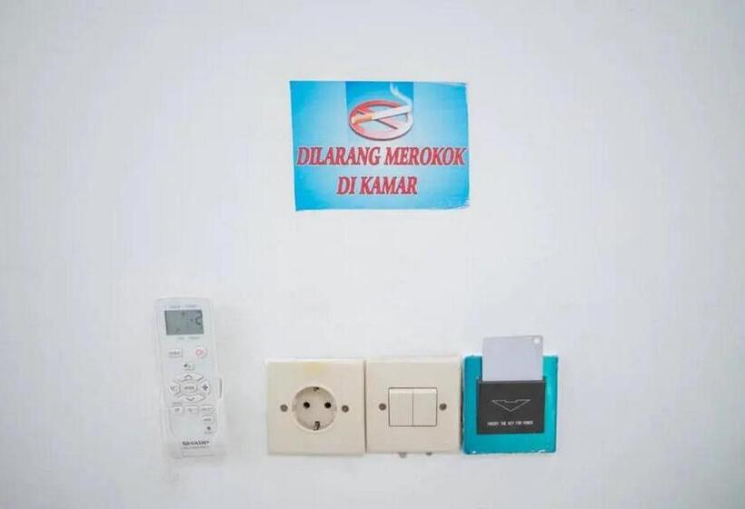 ホテル Reddoorz Syariah Near Syamsudin Noor Airport 4