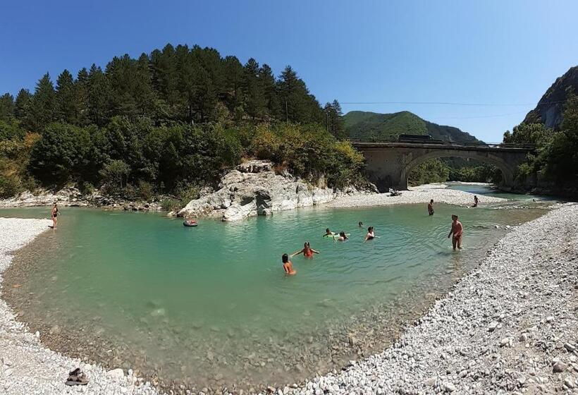 בית מלון כפרי Rose Des Alpes