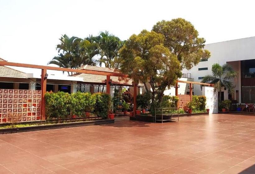 בית מלון כפרי Sai International