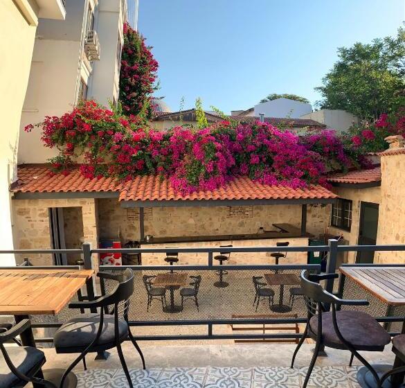 هتل Solo Boutique