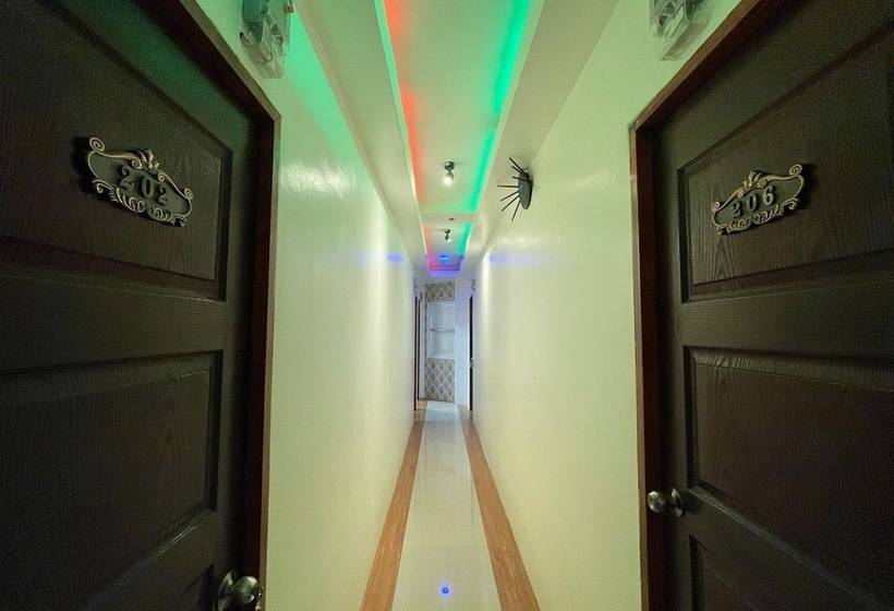 Отель Vaccinated Staff  Oyo 685 K Fortune Apartelle