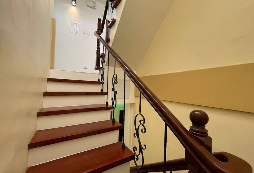 Отель Vaccinated Staff  Oyo 685 K Fortune Apartelle