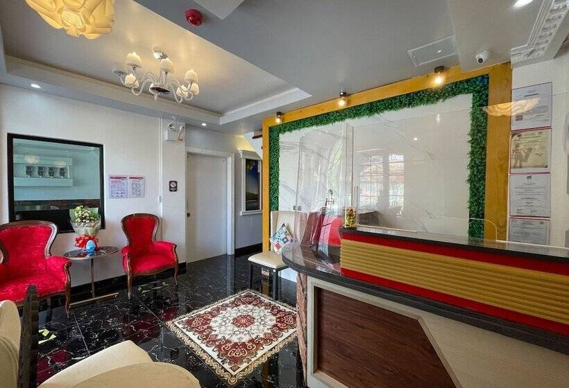 Отель Vaccinated Staff  Oyo 685 K Fortune Apartelle