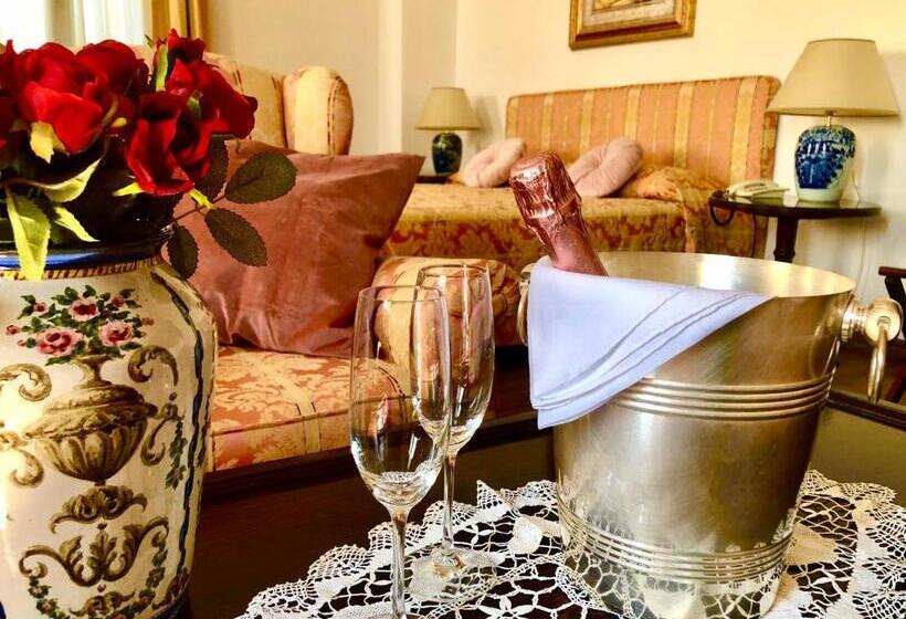 Отель Villa Montanarini