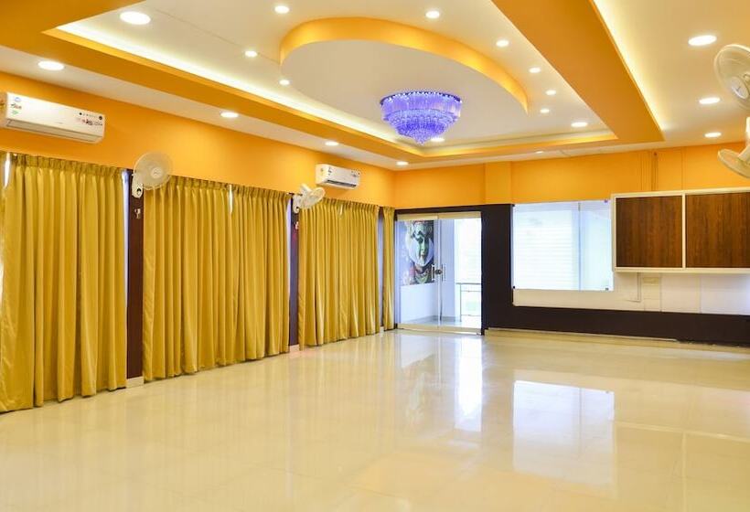 Itsy Hotels Platinum Inn