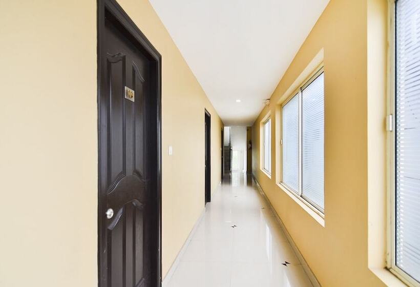 Itsy Hotels Platinum Inn