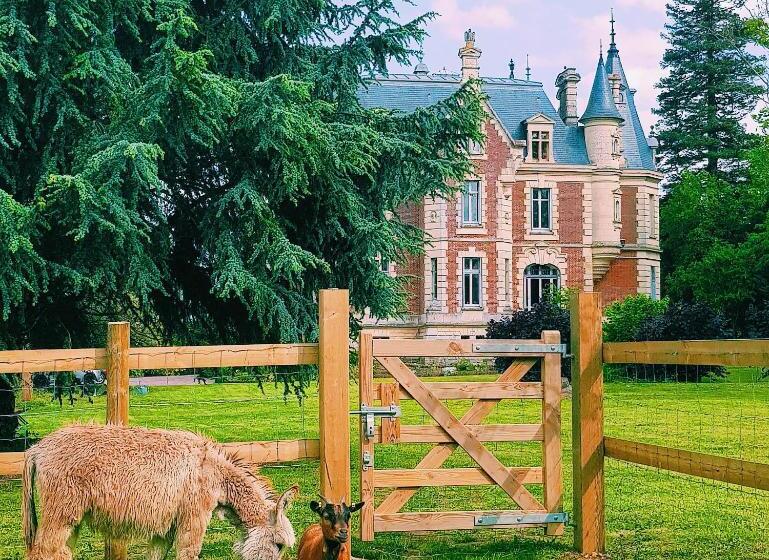 膳宿费 Chateau De Hiéville