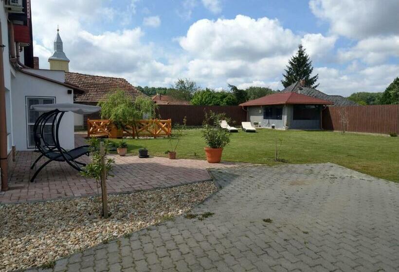 펜션 Klára Háza Vendégház