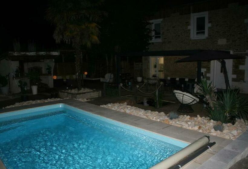 Пансион Les Chambres D Hôtes De La Croix Bleue