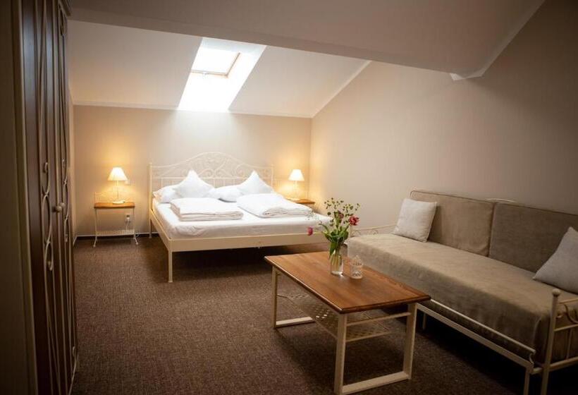 ペンション Penzion Dašické Sklepy