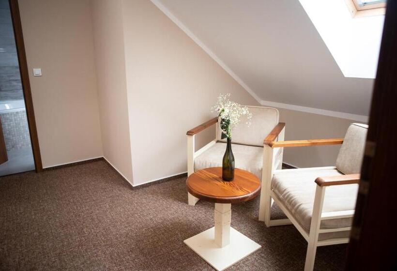 ペンション Penzion Dašické Sklepy