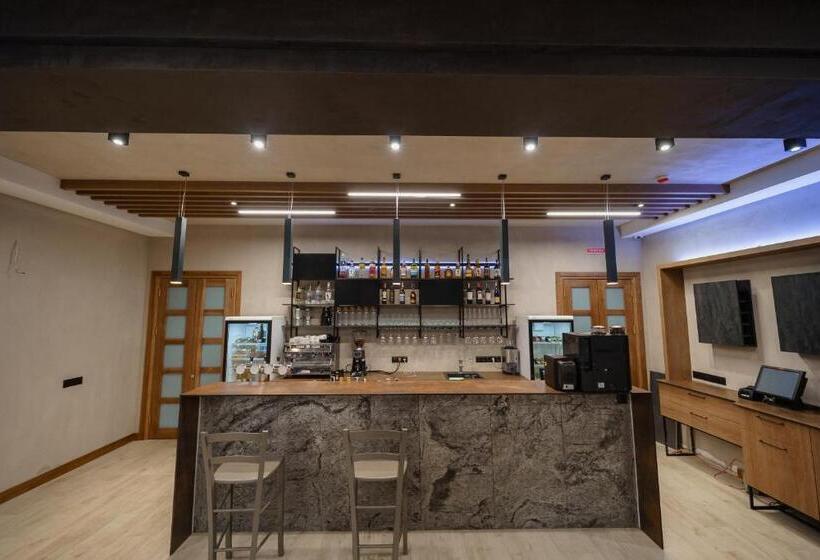 Rudison Hotel & Restaurant