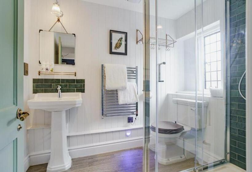 ユースホステル Bel And The Dragon At Red Lion Wendover