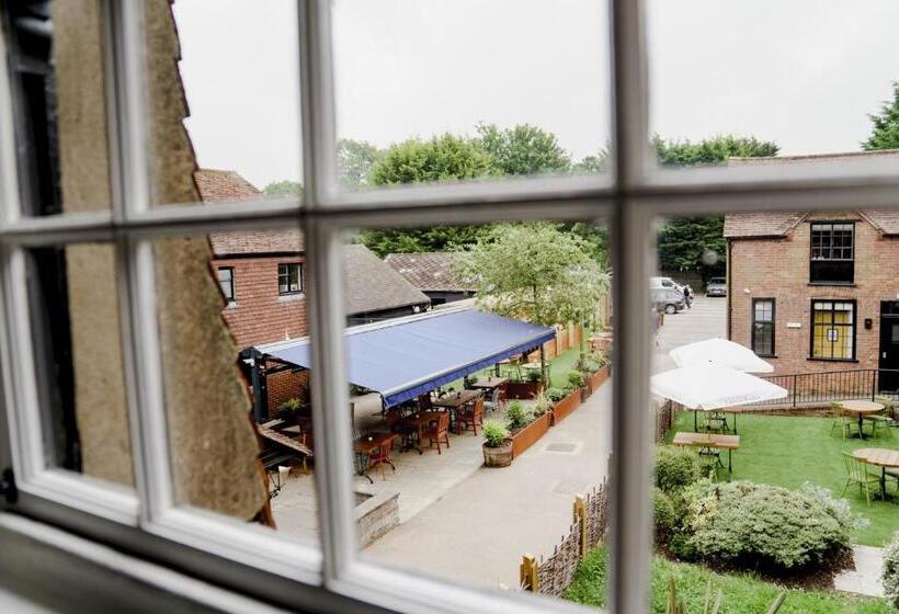 ユースホステル Bel And The Dragon At Red Lion Wendover