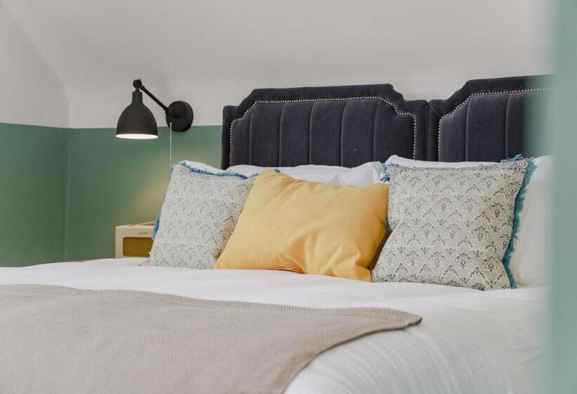 ユースホステル Bel And The Dragon At Red Lion Wendover