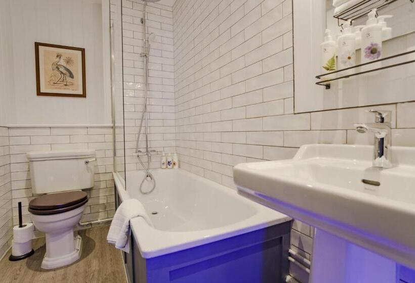 ユースホステル Bel And The Dragon At Red Lion Wendover