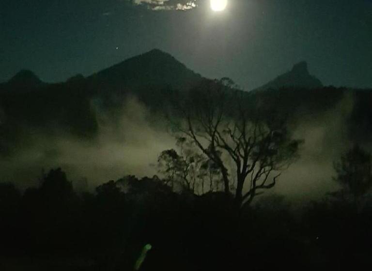 민박 A View Of Mount Warning