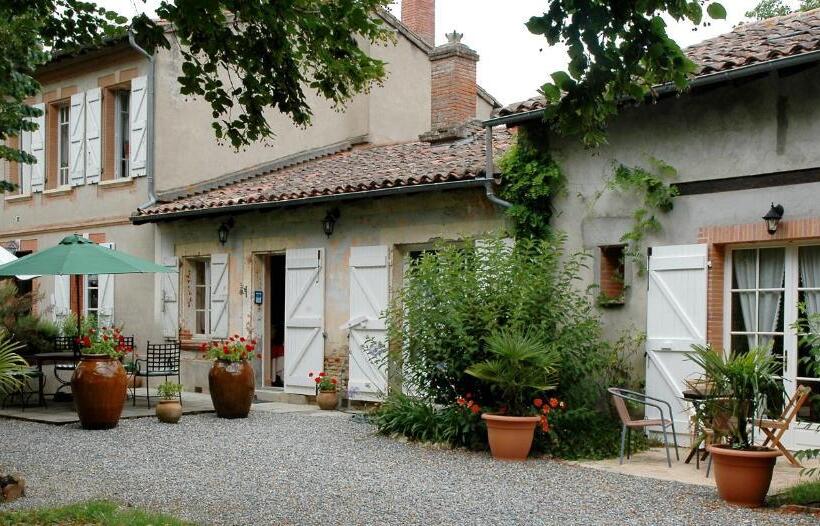 ベッドアンドブレックファースト Chambres D Hotes Les Douves