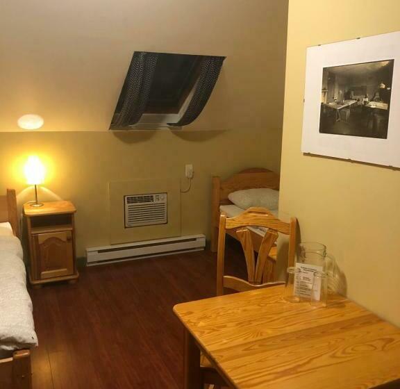 住宿加早餐  Crowsnest Vineyards Guesthouse
