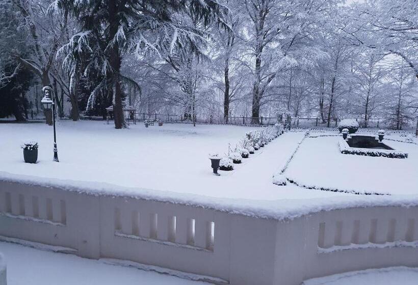 Bed and Breakfast Le Chateau De Fresnoy En Gohelle