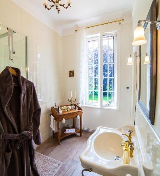 Bed and Breakfast Le Chateau De Fresnoy En Gohelle