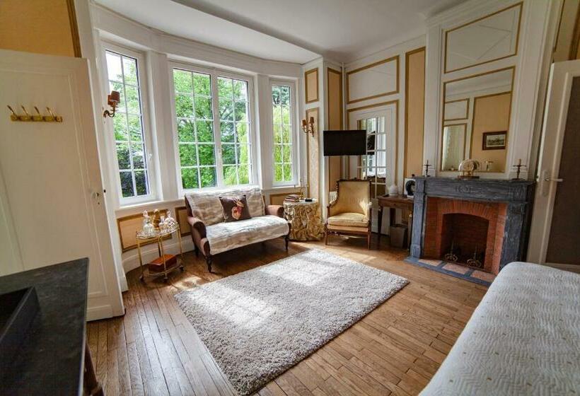 Bed and Breakfast Le Chateau De Fresnoy En Gohelle