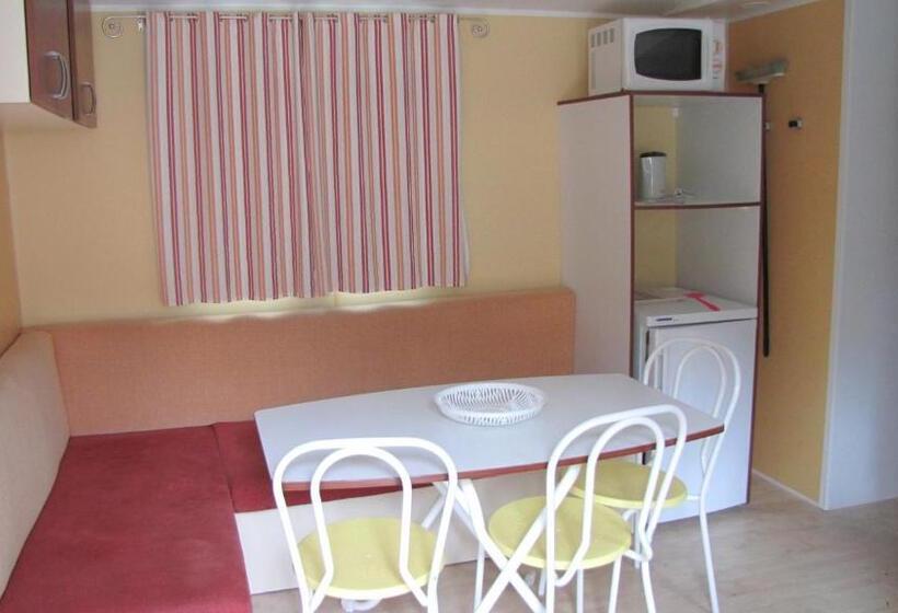 ベッドアンドブレックファースト Le Clos De Banes