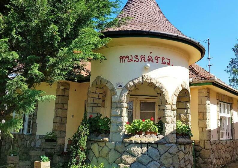 مبيت وإفطار Muskátli üdülőház