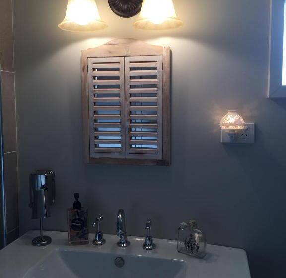 Churchill S B&b Twin Spa Getaway Studio