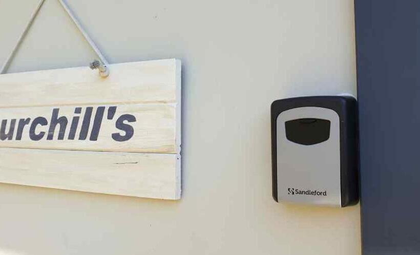 Churchill S B&b Twin Spa Getaway Studio