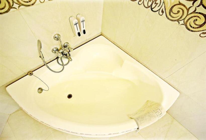 فندق Chandrawati Palace