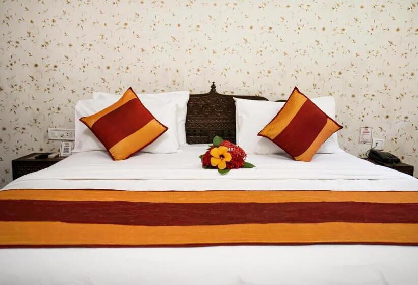 فندق Chandrawati Palace