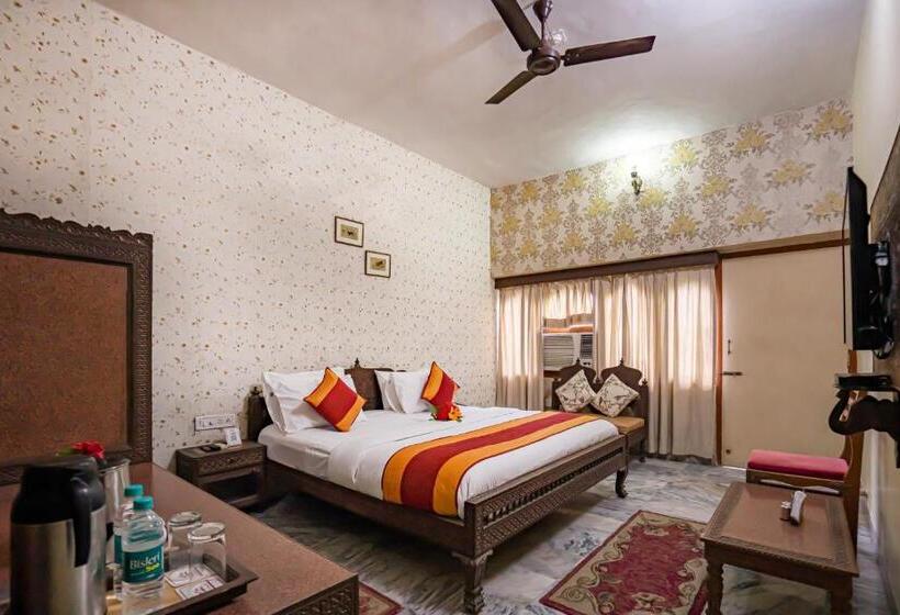 فندق Chandrawati Palace