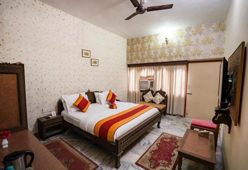 فندق Chandrawati Palace