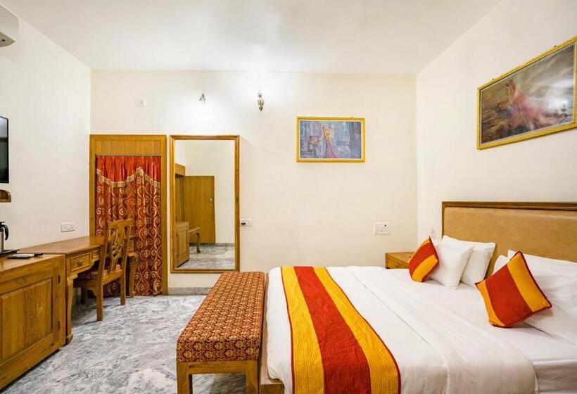 فندق Chandrawati Palace