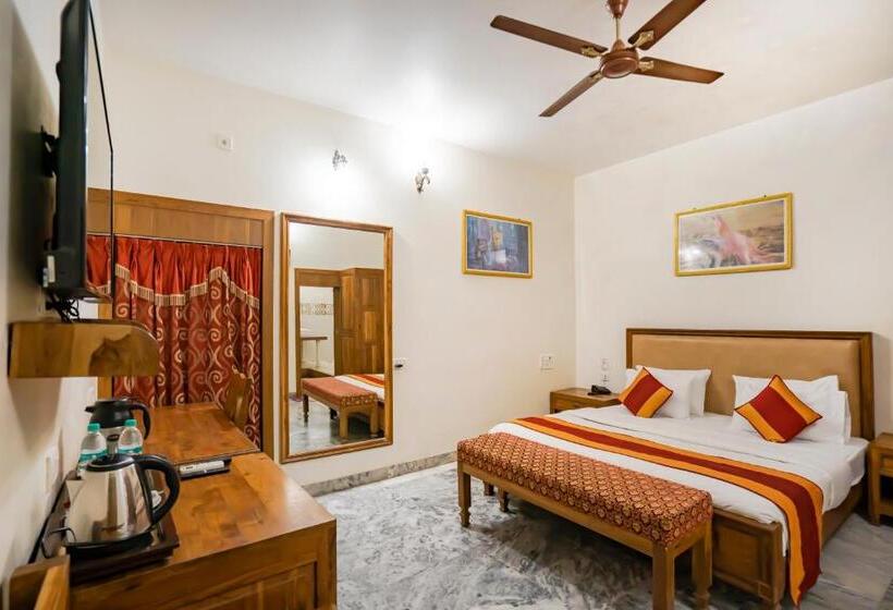 فندق Chandrawati Palace