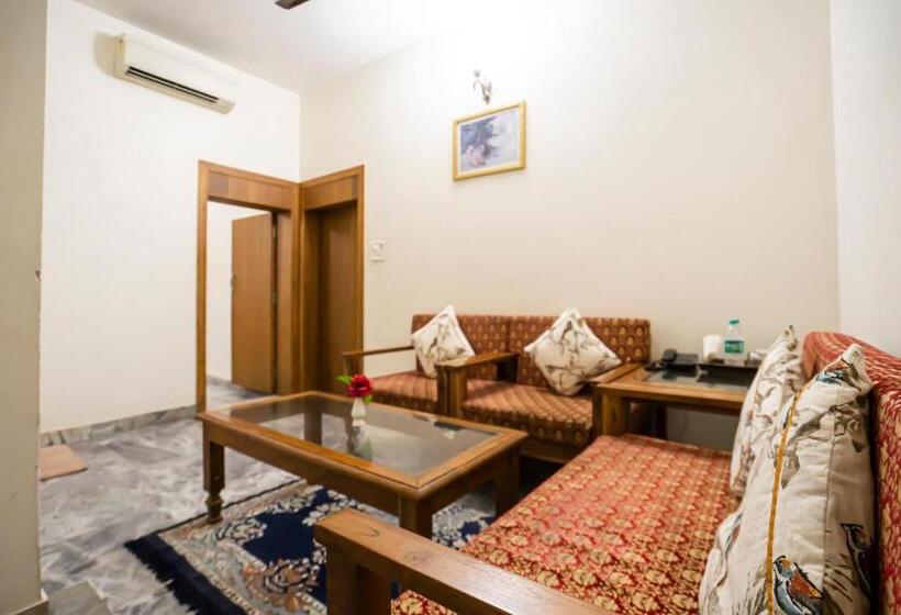 فندق Chandrawati Palace