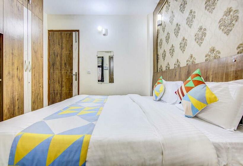 فندق Collection O 77421 Near Medanta Hospital