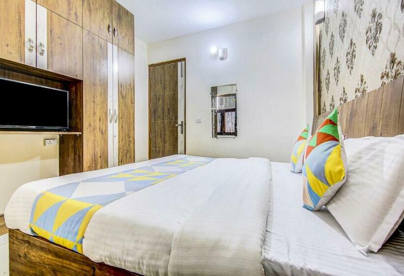 فندق Collection O 77421 Near Medanta Hospital