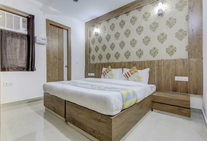 فندق Collection O 77421 Near Medanta Hospital