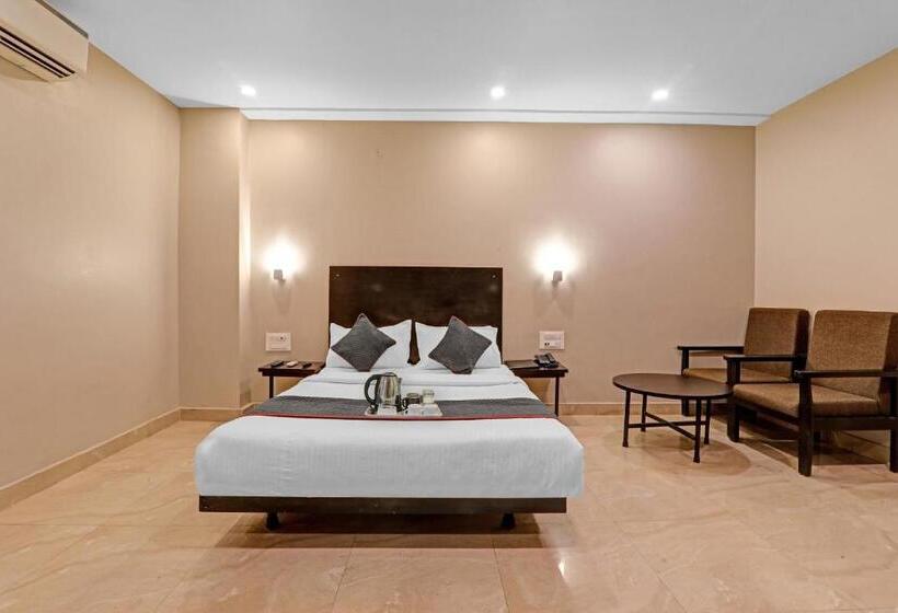 Super Townhouse 423 Amaraa Hotel Near Phoenix Palassio