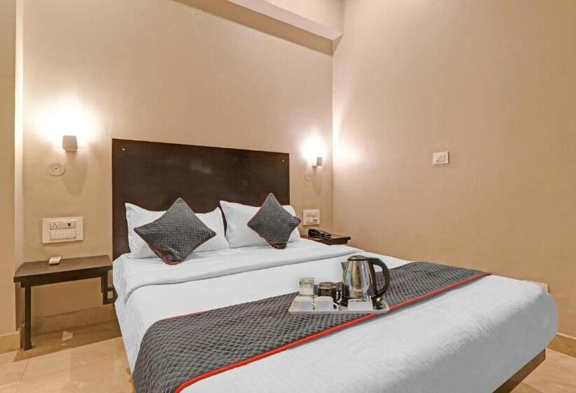 Super Townhouse 423 Amaraa Hotel Near Phoenix Palassio