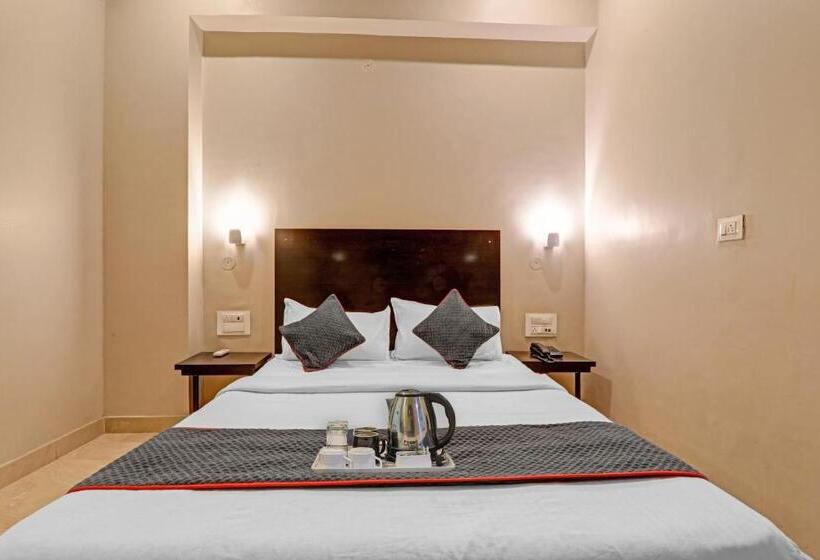 Super Townhouse 423 Amaraa Hotel Near Phoenix Palassio