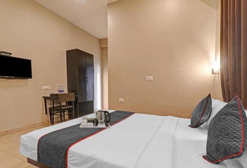 Super Townhouse 423 Amaraa Hotel Near Phoenix Palassio