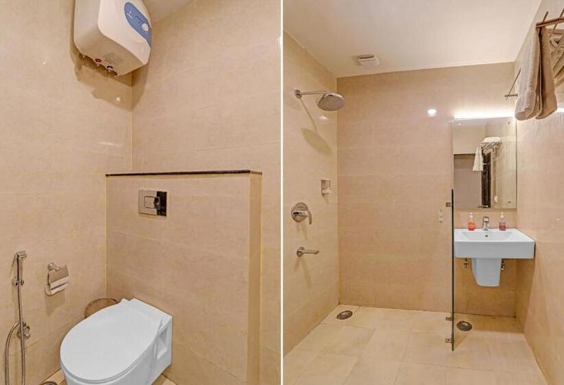 Super Townhouse 423 Amaraa Hotel Near Phoenix Palassio